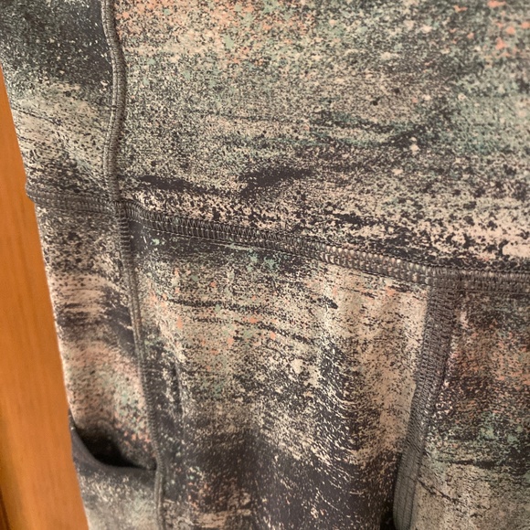 Paint Splatter Lululemon Leggings Size 4 - Picture 2 of 5